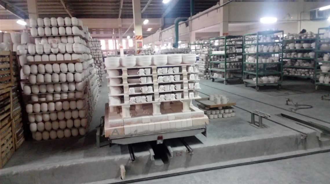 Tableware ceramics fired on ABREF kiln furniture